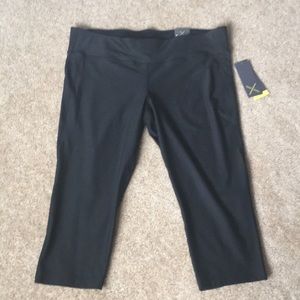 NWT XL black fitted Capri pants